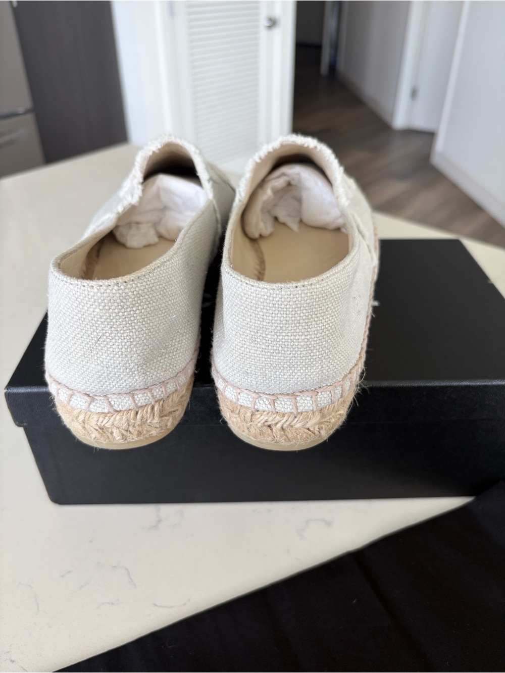 CHANEL White Tweed Espadrilles with Black Cap Toe - Picture 5 of 7